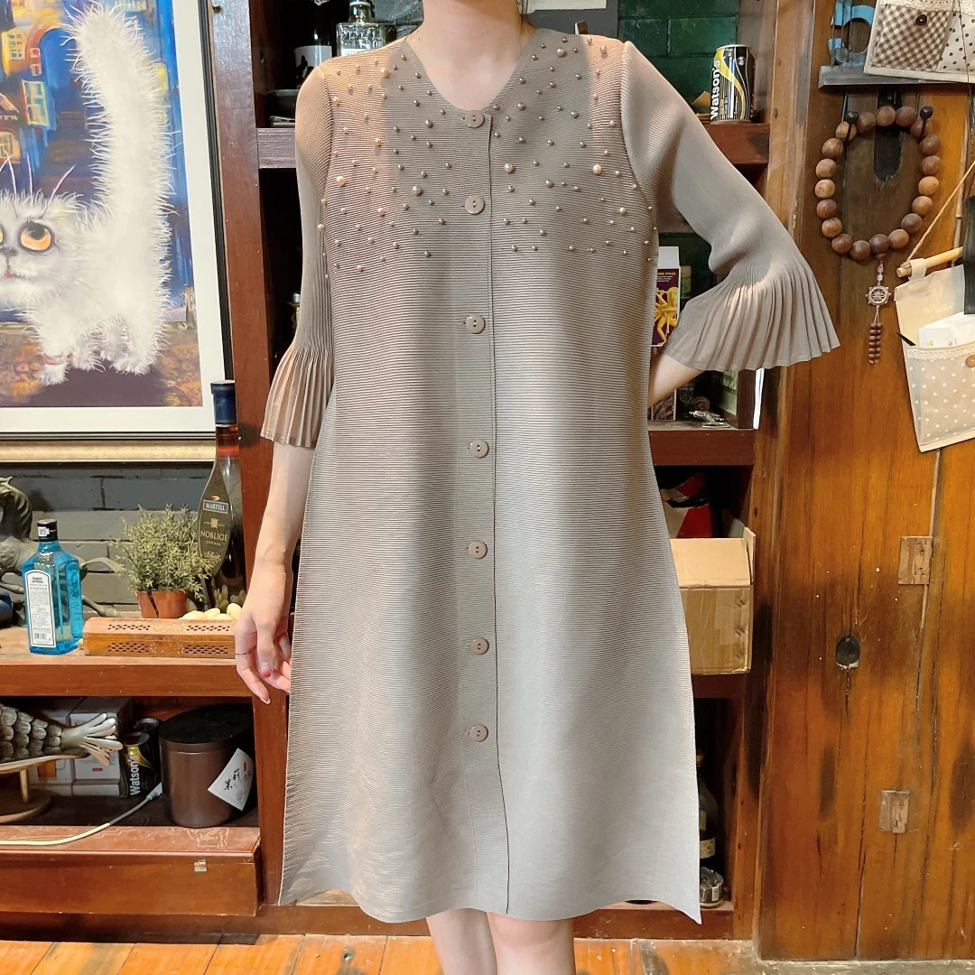 欧洲站褶皱连衣裙外披钉珠微喇叭袖秋冬新爆款女高档端宽松05816