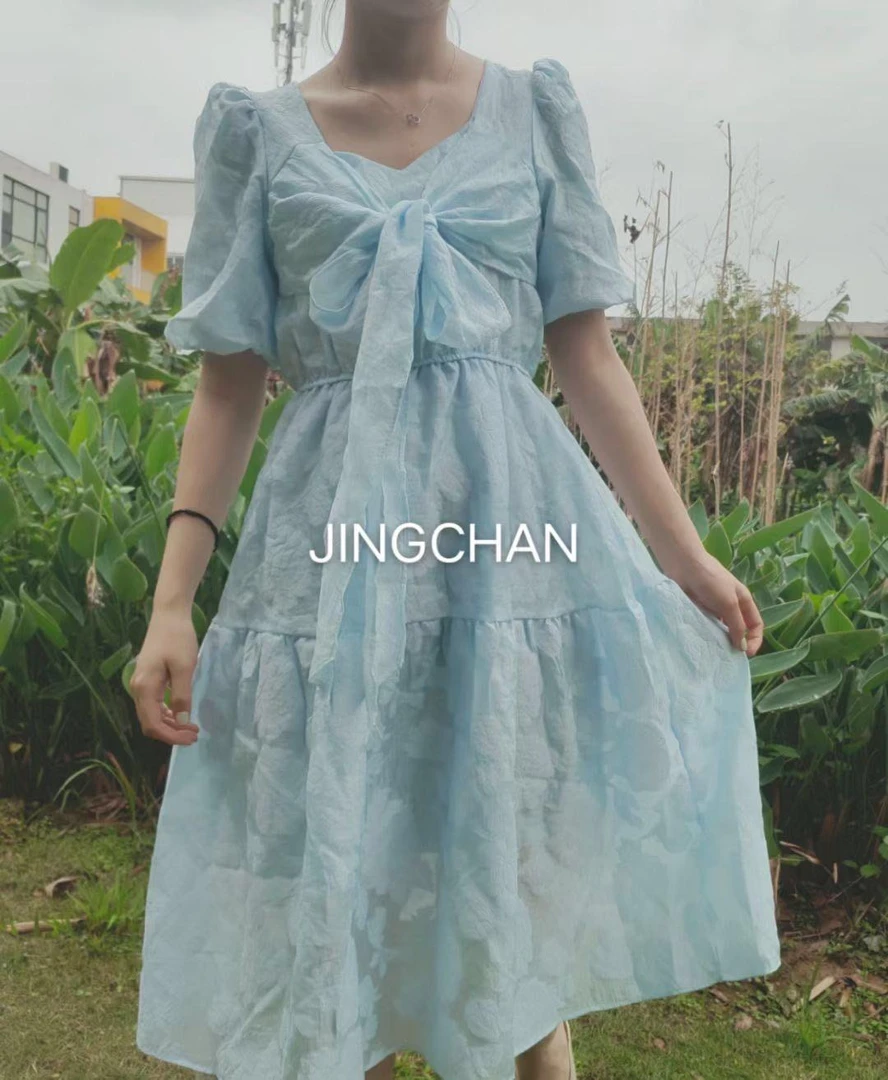 新款仙女裙甜美连衣裙泡泡袖蓝色方领法式连衣裙女显瘦