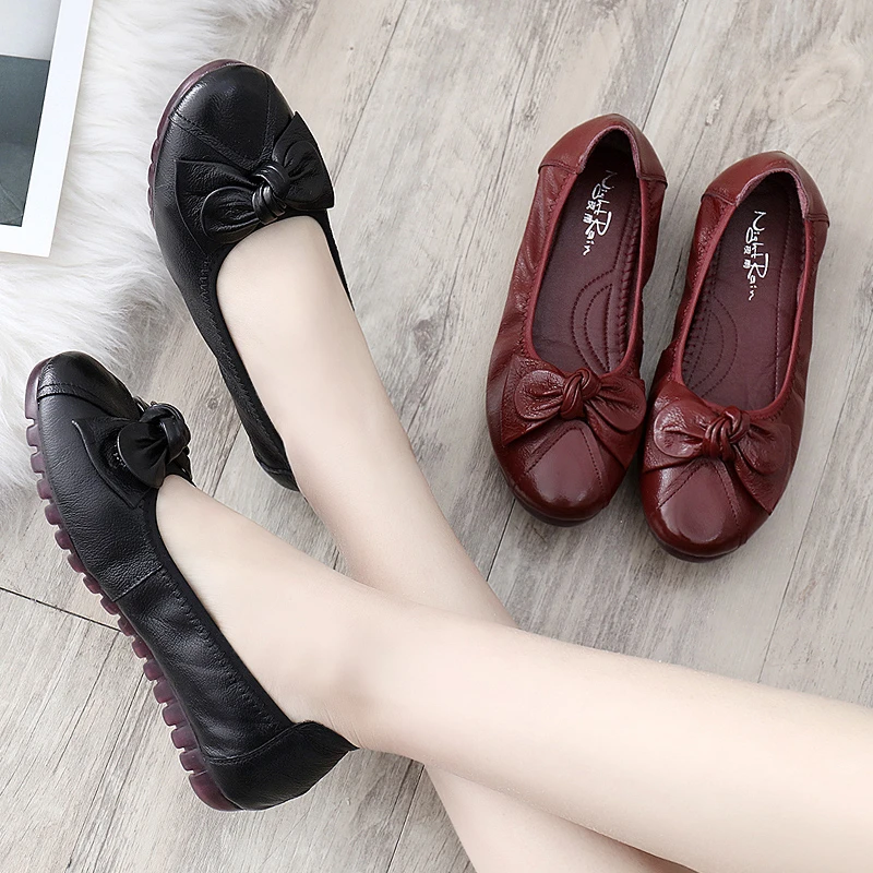 中老年人皮鞋妈妈鞋子夏季2025新款中年女鞋真皮软底平底防滑单鞋