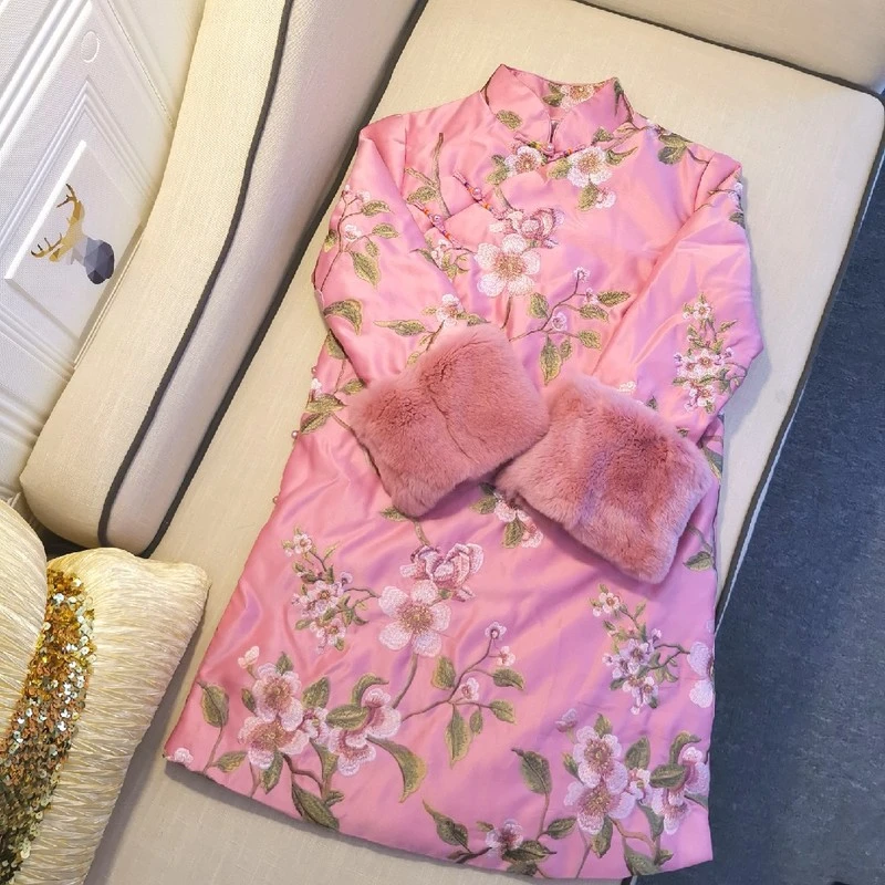 旗袍冬季夹棉中式复古刺绣小袄少女真兔毛袖棉衣女保暖显瘦连衣裙