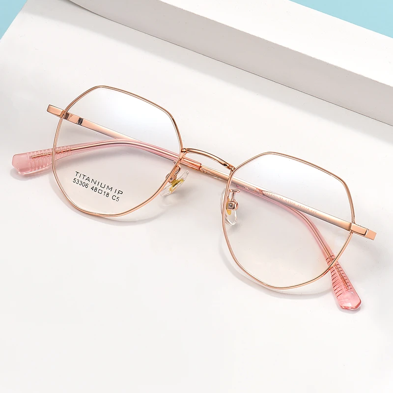 时尚多边形超轻钛架男女同款不挑脸型显瘦可配近视防蓝光变色眼镜