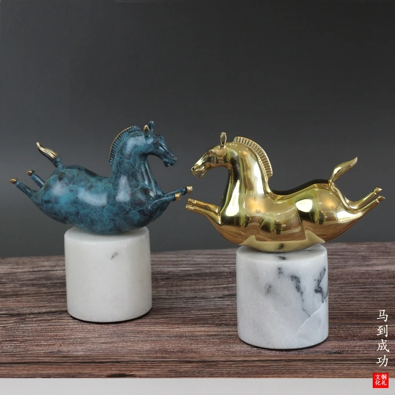 全铜唐马摆件底座大理石小型铜飞马轻奢新中式家居桌面摆设铜器