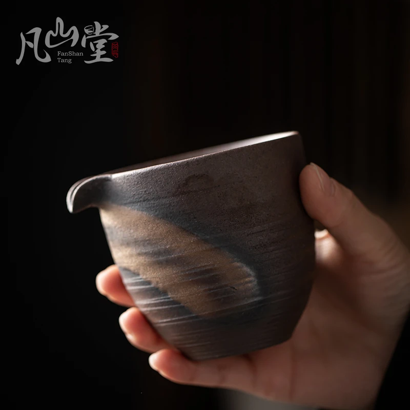 凡山堂 日式简约家用粗陶老岩泥鎏金公杯陶瓷纯手工分茶器茶具