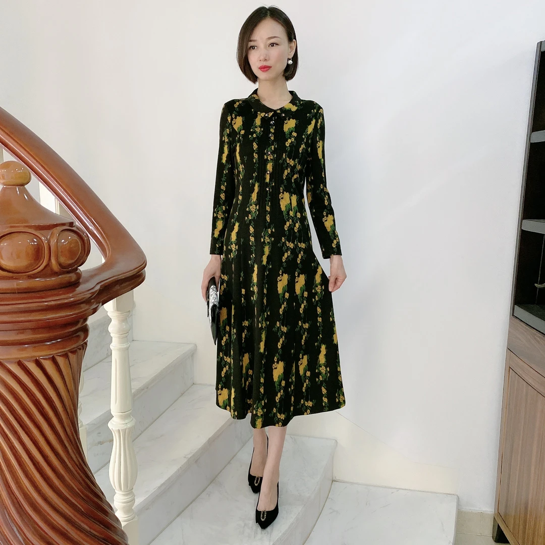 22118新款精致小娃娃领钻扣时尚气质显瘦秋冬长袖中长款连衣裙