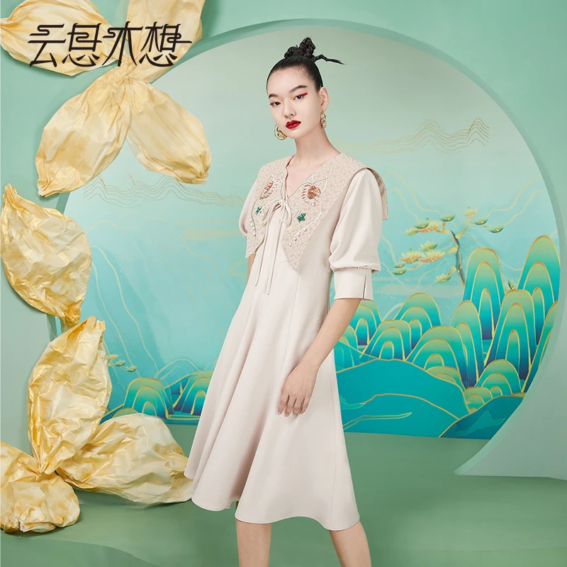 云思木想摩登中国风披肩假两件绣花连衣裙69372