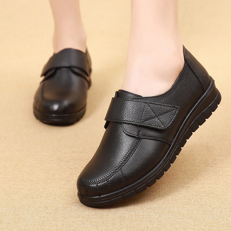 758新款秋皮鞋真皮软底防滑中老年女单鞋平底工作鞋黑色老人鞋
