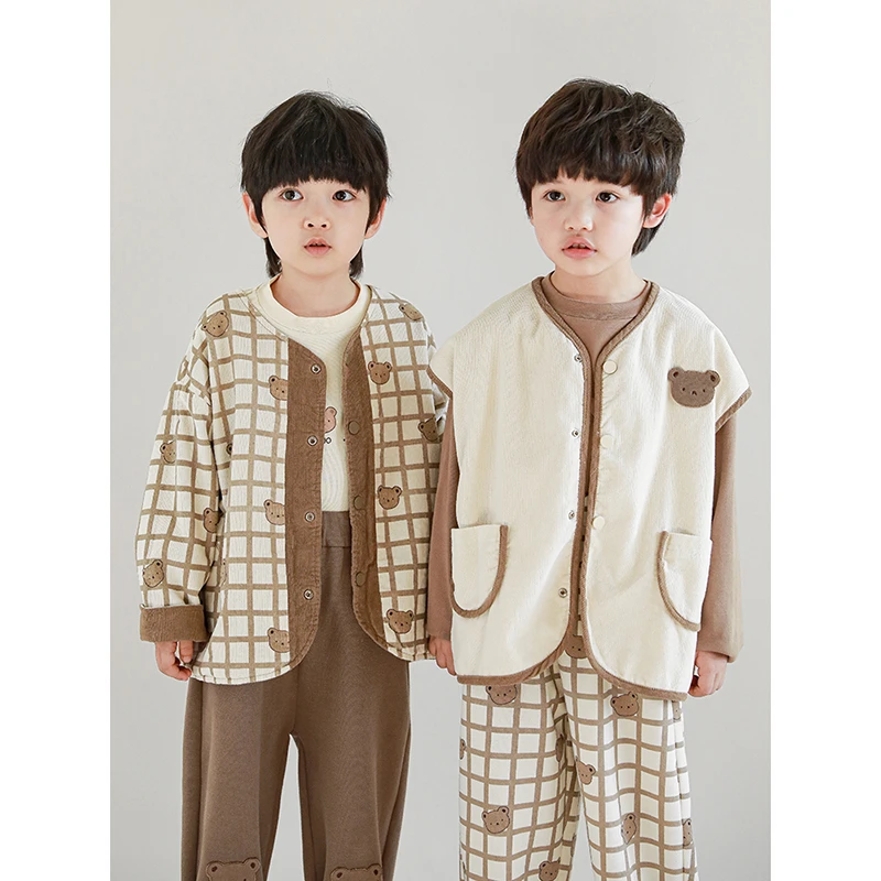 淸  幼悠儿童双向幸福格纹棋子熊两面穿外套马甲 N2026 N2027