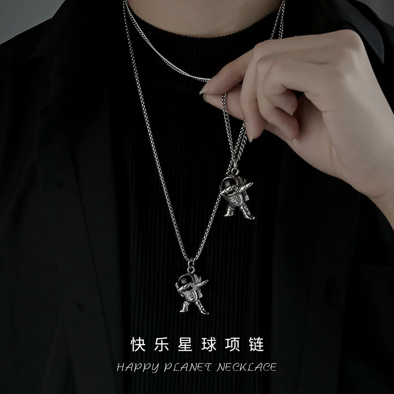 克兰茜 钛钢吊坠 宇航员项链男潮流时尚简约个性复古百搭星球蹦迪