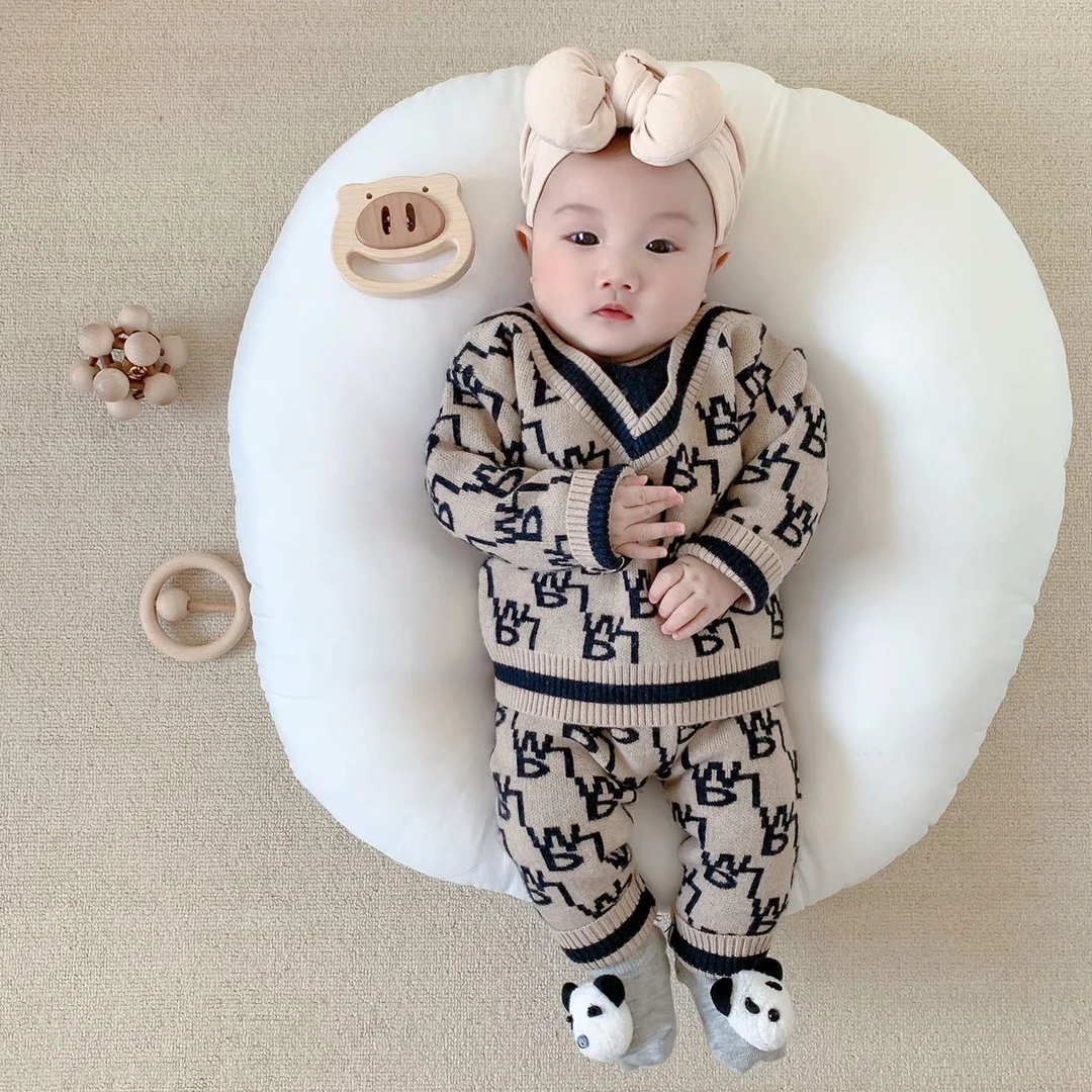 婴幼儿弹力针织毛线套装满月服百天百岁服宝宝3-6个月1岁洋气衣服