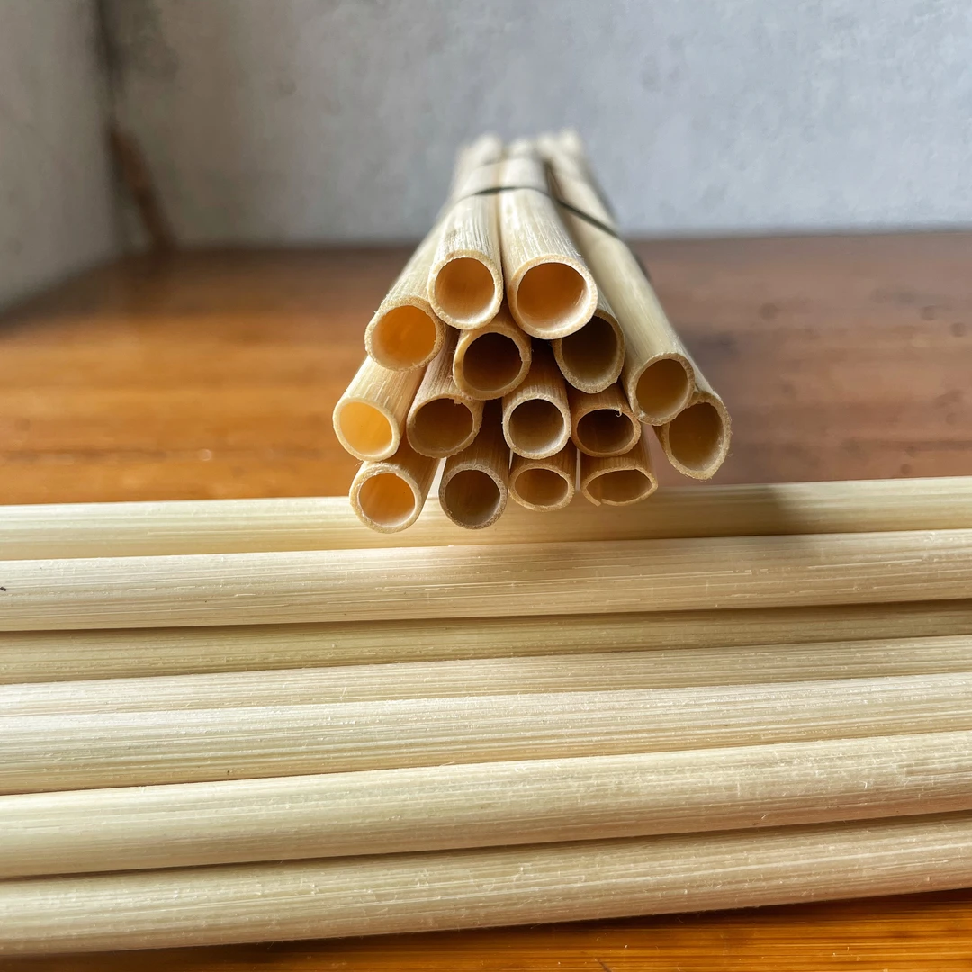 刮好的芦苇满二百给二五根  选择优质芦苇手工刮治
