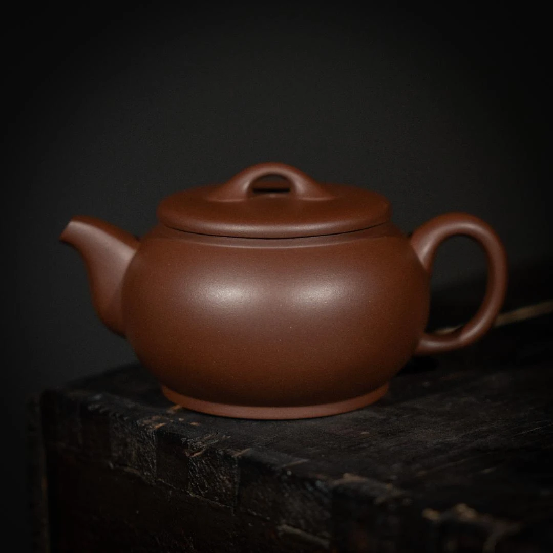 【亘古】《韵瓦》精工半手 一厂老紫泥 190cc 手工紫砂茶壶