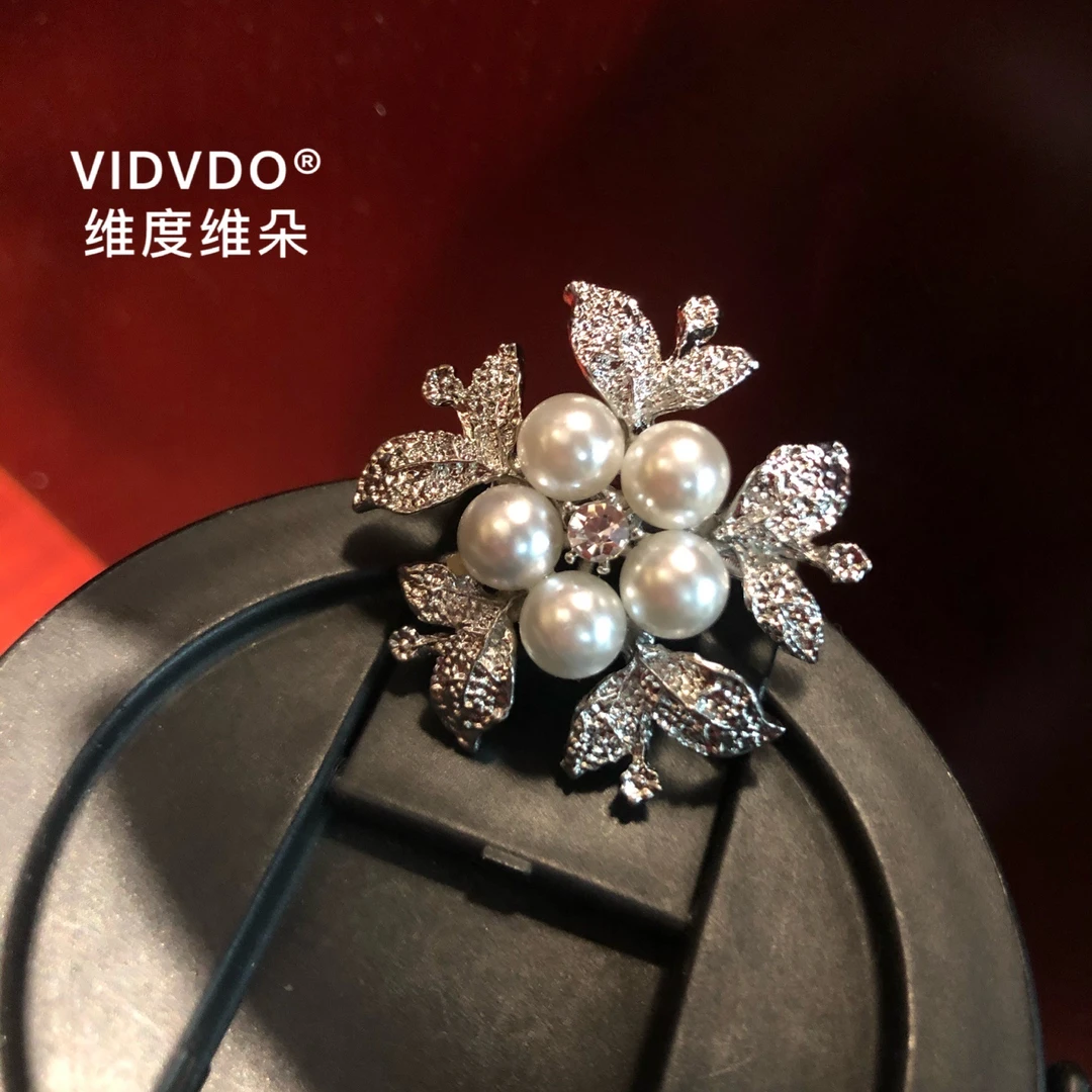 锌合金胸针 OS-XZK001【五花瓣胸针扣】轻奢时尚优雅气质白珠镶嵌