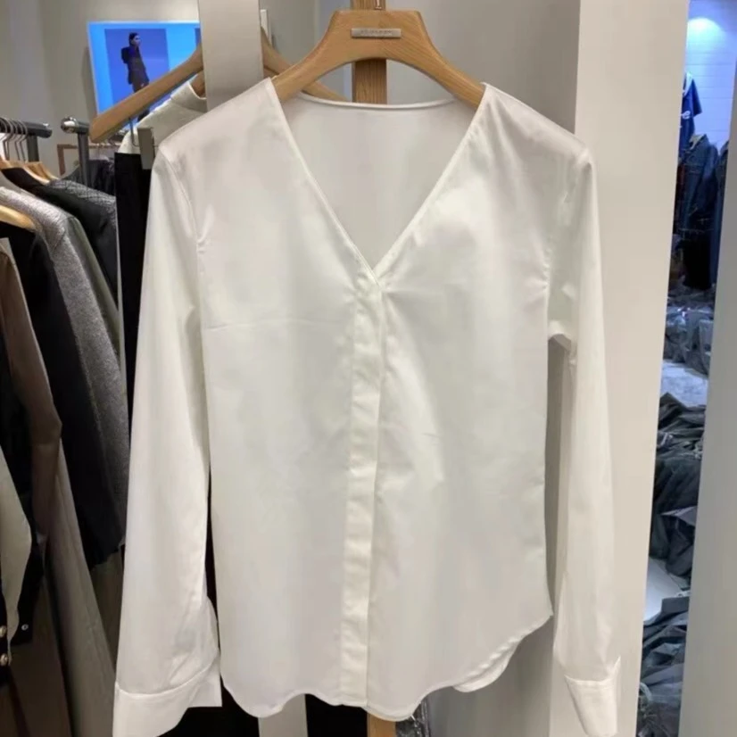 AW245170   百搭显瘦V领弹力修身衬衫